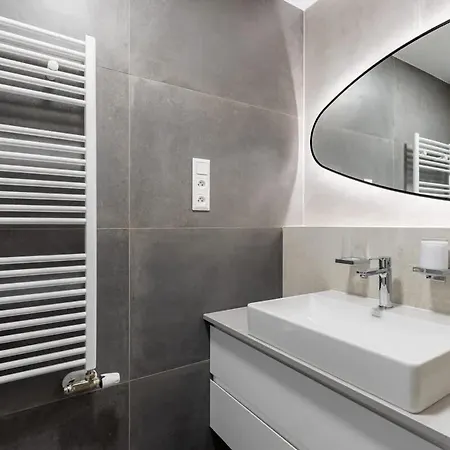 Stylish Haven Skypark شقة براتسيلافا