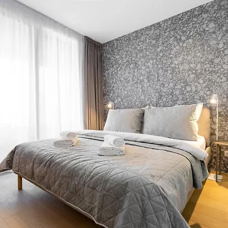 Stylish Haven Sky Park Apartment Bratislava
