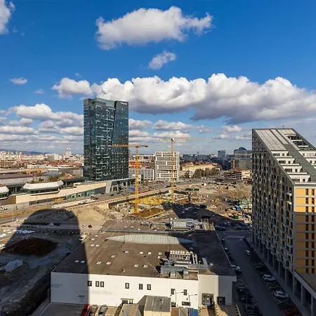 Stylish Haven Sky Park Apartment Bratislava