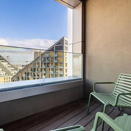 Apartment Stylish Haven Sky Park *